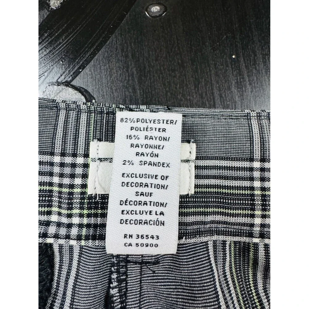 IZOD XFG Plaid Golf Pants Women's 10 Gray White Stretch Ankle Preppy Golfcore